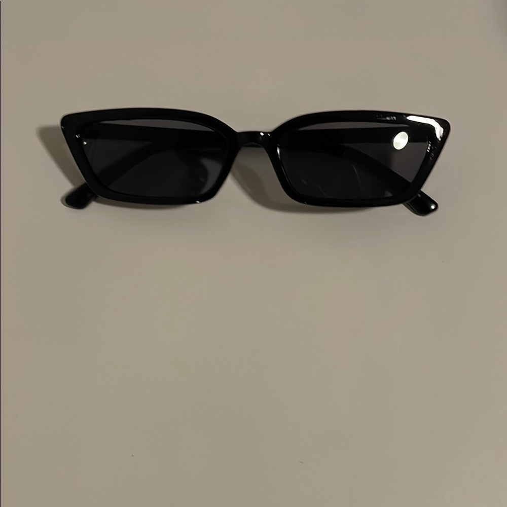 SHEIN Black Cat-Eye Sunglasses